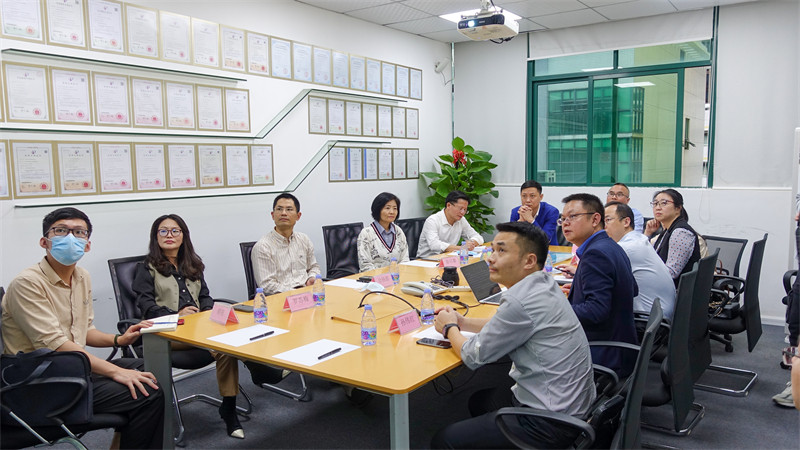 【热烈欢迎】龙华区政协经济委员会领导莅临SKYLAB考察指导.jpg 【热烈欢迎】龙华区政协经济委员会领导莅临SKYLAB考察指导.jpg